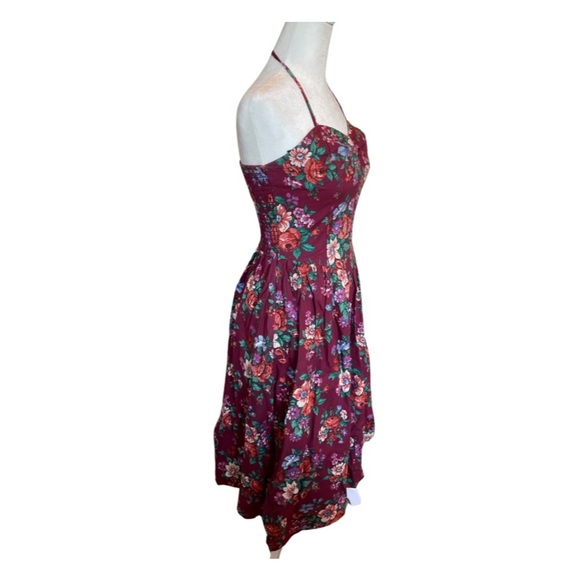 Vintage 80’s multi colored floral print halter neck dress w/sweetheart neckline - Picture 2 of 14